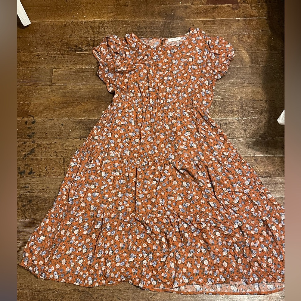 Chic Floral Midi Dress in Orange